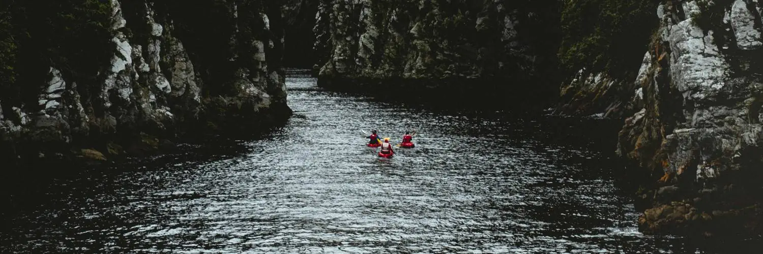 kayak vs canoe difference Kayak vs Canoe Difference